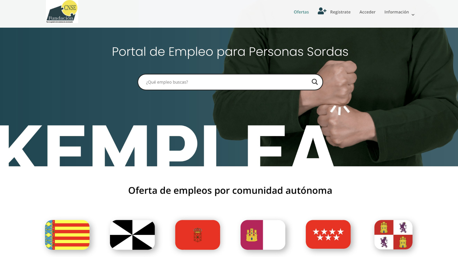 Imagen de la pantalla de la página web Kemplea, con un hombre joven y las banderas de las comunidades autónomas, para facilitar la busca de empleo por regiones.